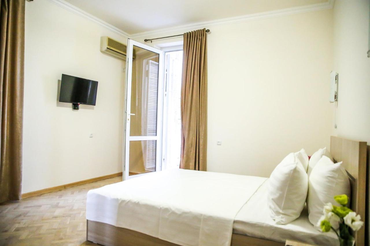 Alba Hotel Jerevan Eksteriør billede